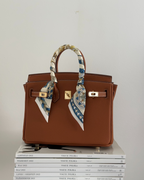 Valentina - Bolso Estructurado con Herraje Dorado