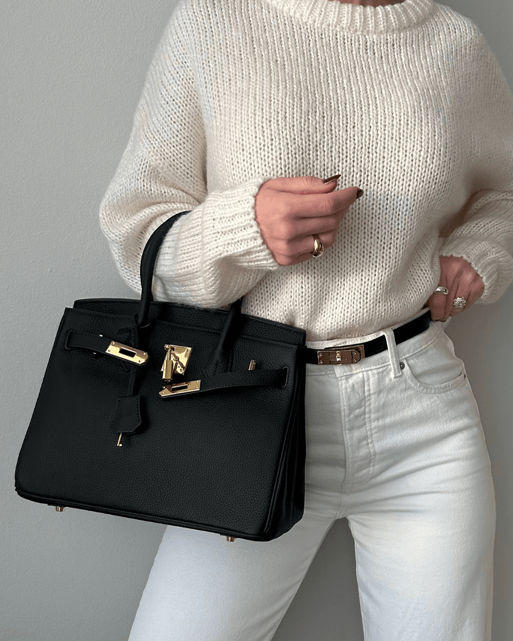 Valentina - Bolso Estructurado con Herraje Dorado