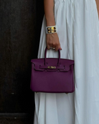 Valentina - Bolso Estructurado con Herraje Dorado