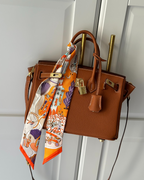 Valentina - Bolso Estructurado con Herraje Dorado