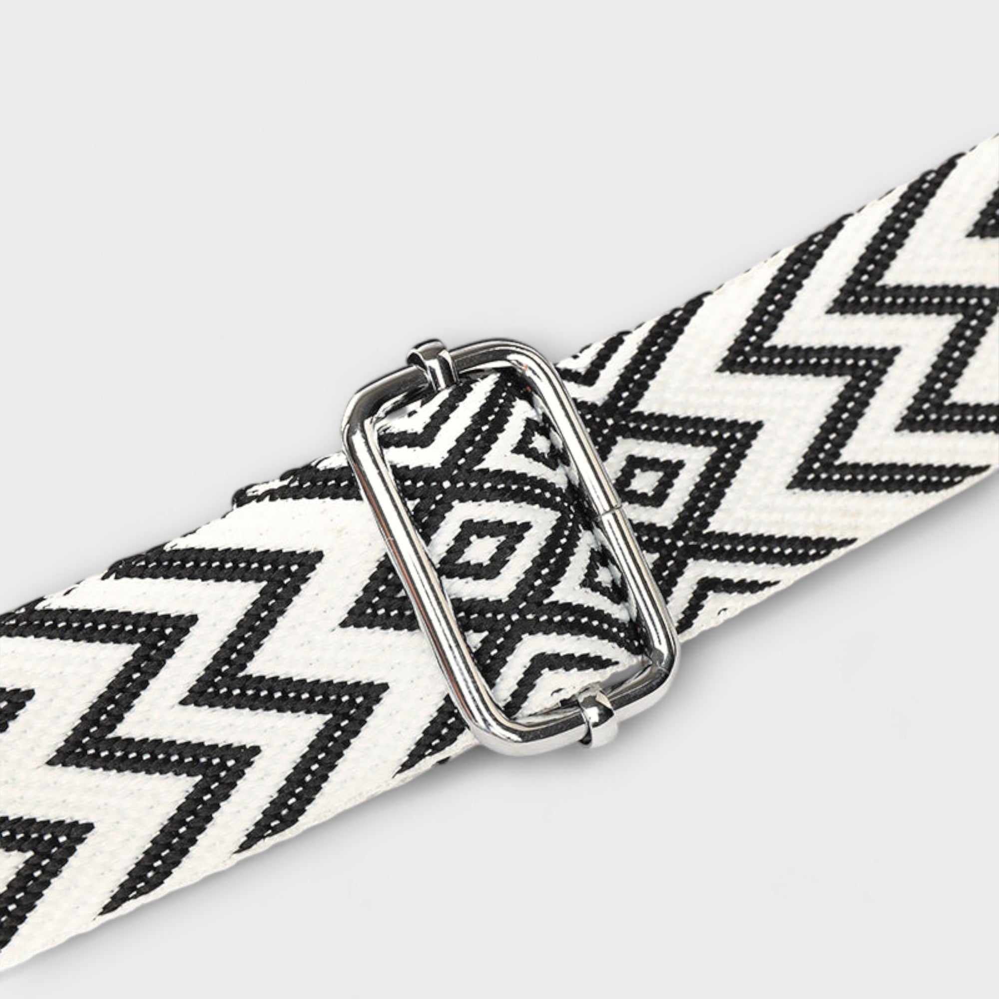 Natalia - Bolso Crossbody Compacto con Correa Estampada y Acabado Texturizado