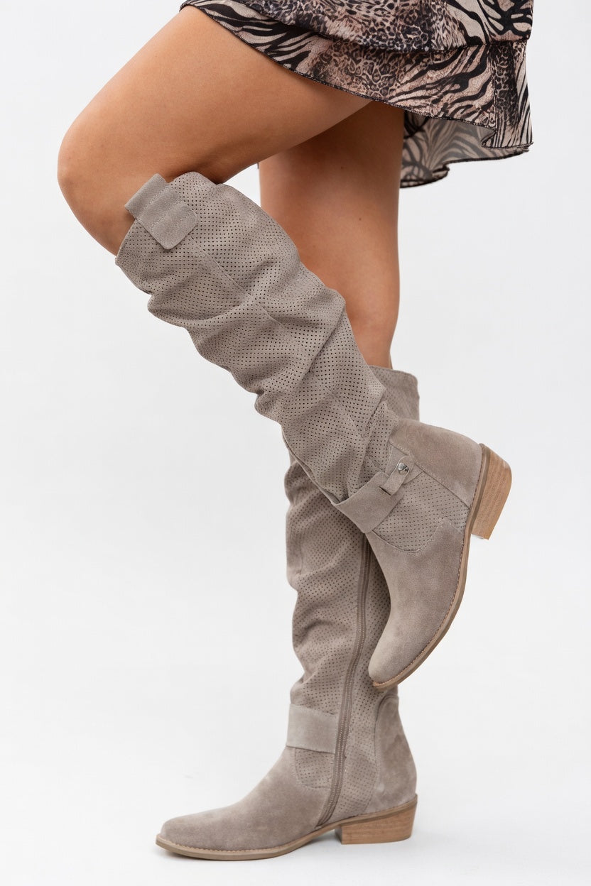 Valentina - Botas Altas Fruncidas con Tacón Bajo y Acabado Elegante Premium